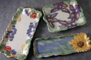 3 tray sizes, loaf cake, cracker, pickle trays